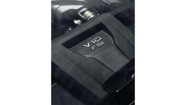 Тизер Audi R8