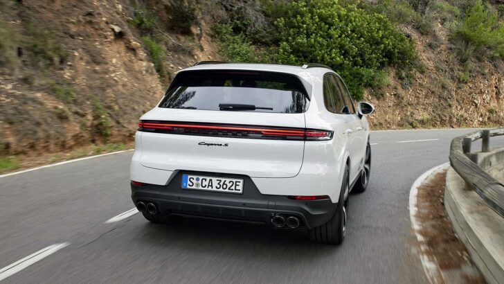 Porsche Cayenne S E-Hybrid 2024 года