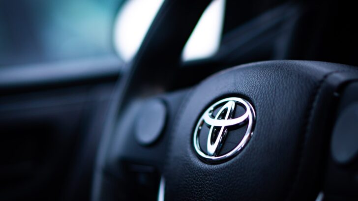 50 тысяч автомобилей Toyota оказались небезопасными. Что делать