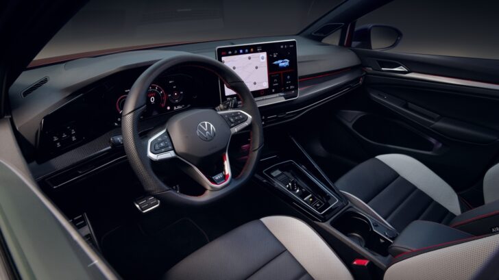 Cerence Chat Pro появится в новом Volkswagen Golf