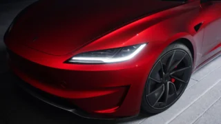 Рестайлинговая Tesla Model 3 Performance