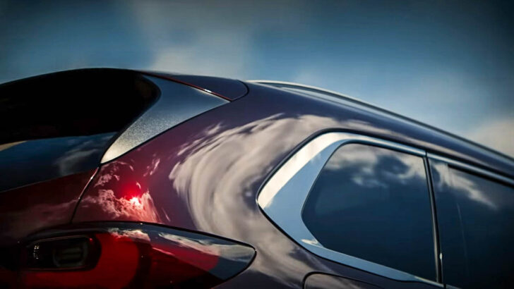 Mazda показала на видео новый большой кроссовер Mazda CX-80