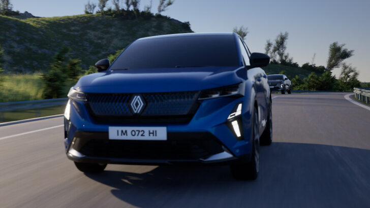 Renault представила новое «заряженное» кросс-купе. Как оно выглядит и как едет
