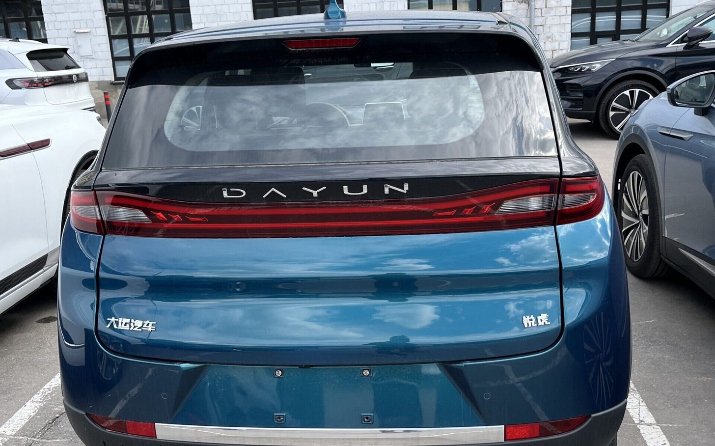 В Россию приехал новый китайский кроссовер по цене «Гранты». Он такой ...