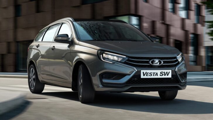 Стало известно, где можно купить новую LADA Vesta дешевле, чем в России