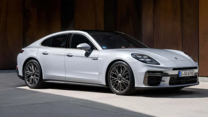 Porsche представила самую мощную Panamera в истории