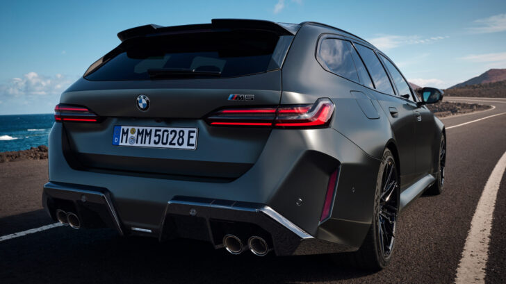 BMW M5 Touring 2025 года