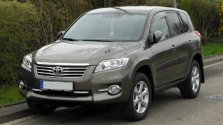 Toyota RAV4 2011 года