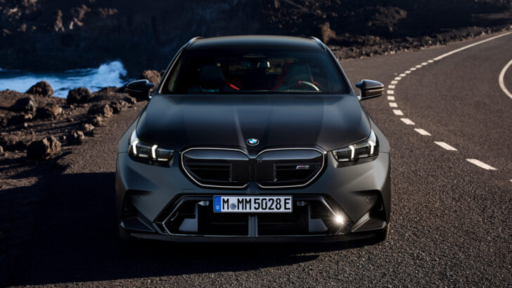 BMW M5 Touring 2025 года