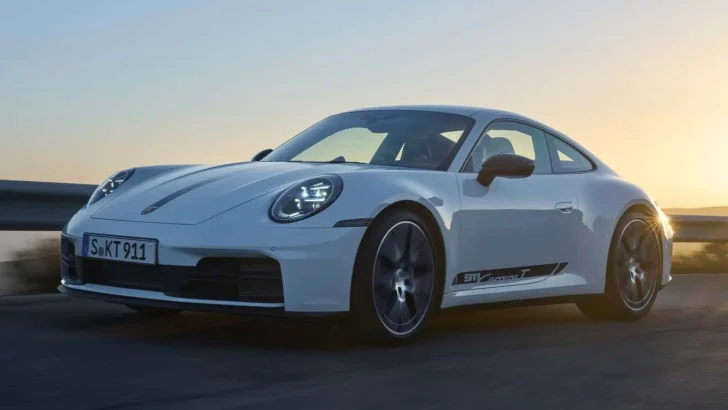 Porsche 911 Carrera T вернулся на рынок в двух версиях с «механикой»