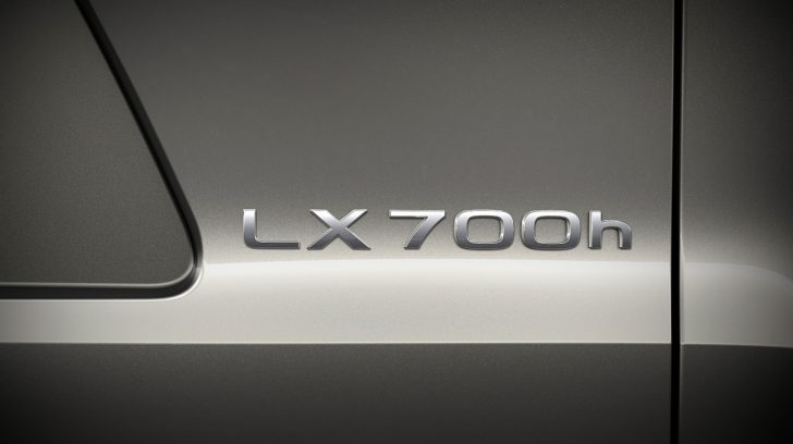 Lexus LX 700h