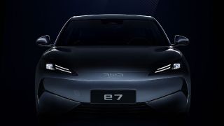 Тизер BYD e7