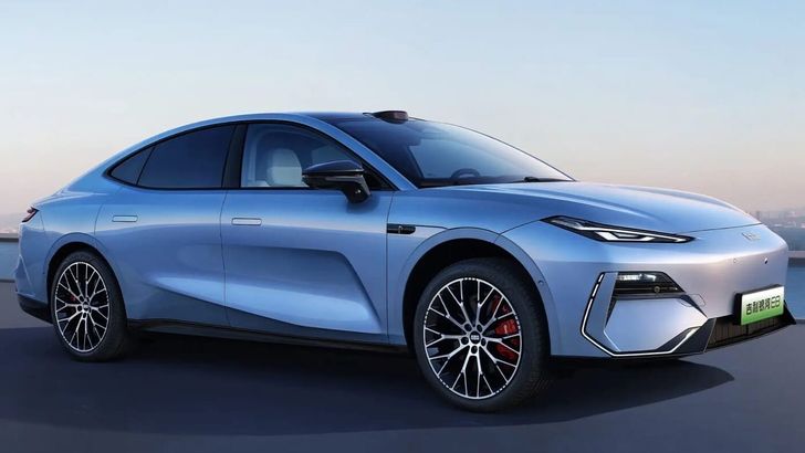 Geely Galaxy E8 2025 года