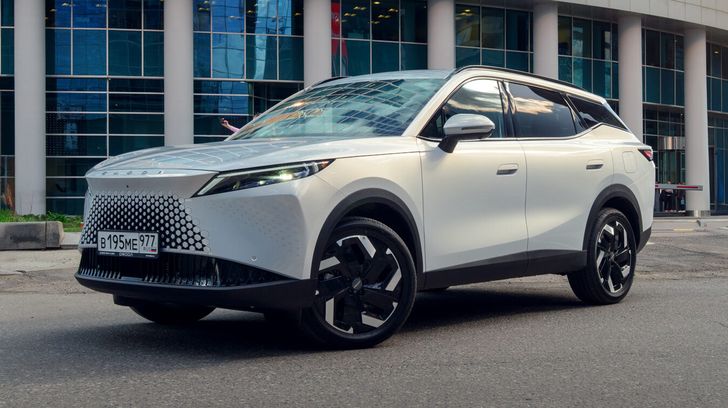 Omoda C7