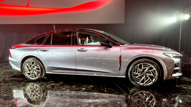 Hongqi H6