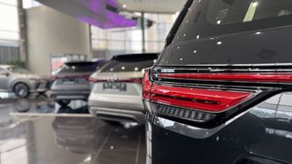 Автосалон
