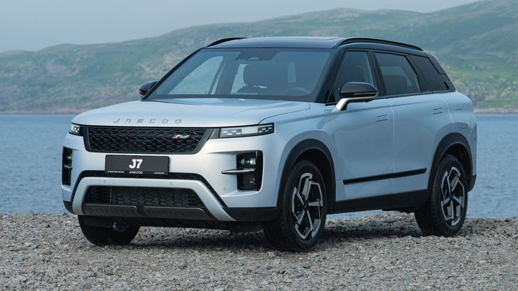 С дизайном от Land Rover: самый популярный кроссовер Jaecoo получил новую версию в России