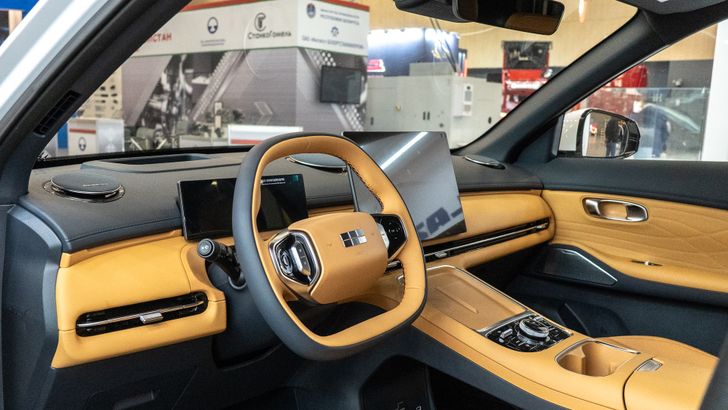 Интерьер Belgee X80 PHEV