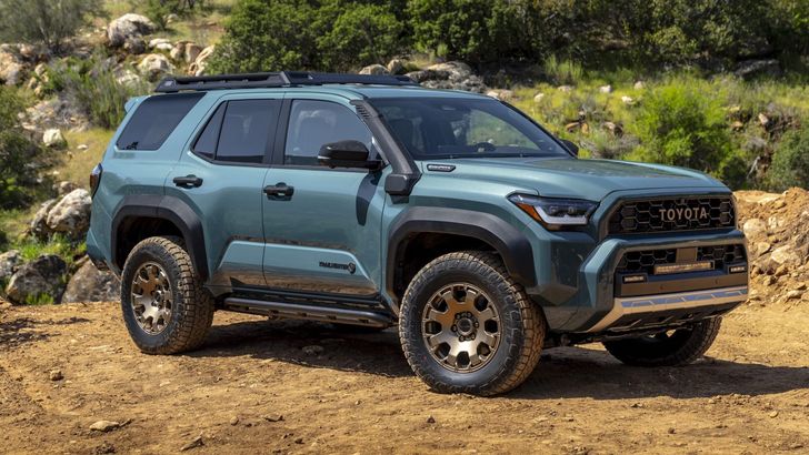 В России появился новый неубиваемый внедорожник Toyota, который можно купить дешевле «китайца»