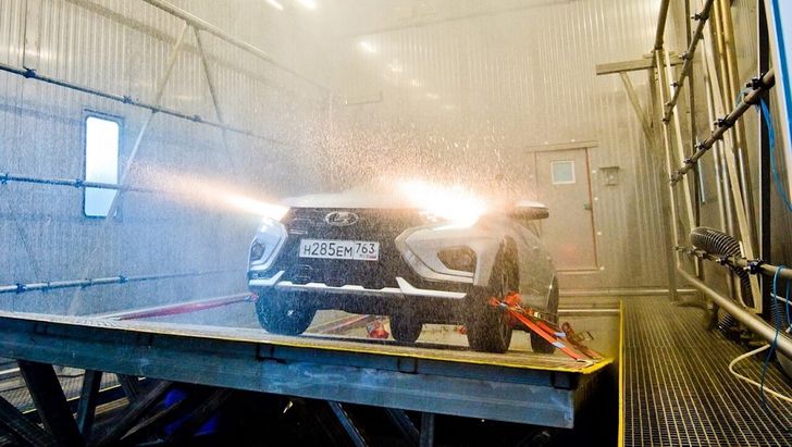 LADA Iskra в дождевальной камере