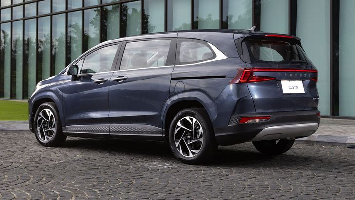 Hyundai Custin