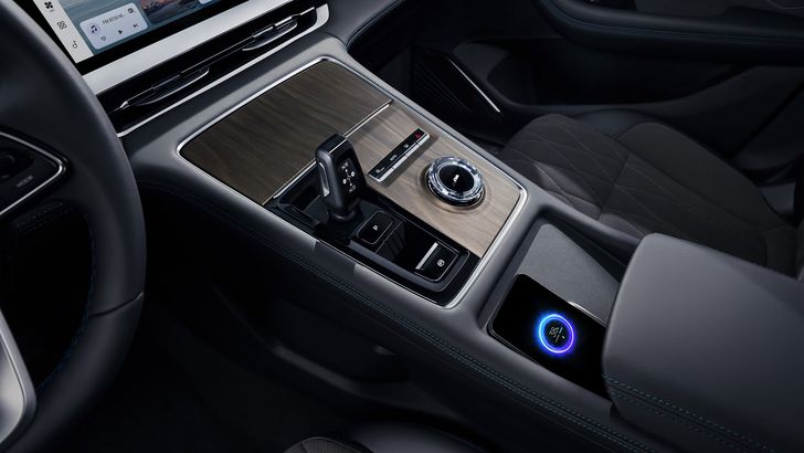 Интерьер Geely Monjaro Flagship SE Интерьер Geely Monjaro Flagship SE