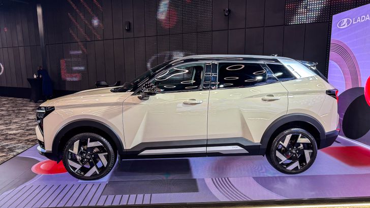 LADA Azimut