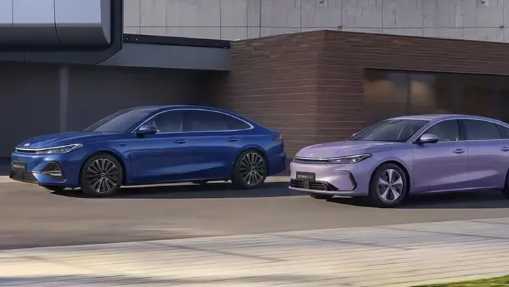 Geely обновила седан, который в Китае продается дешевле, чем LADA Vesta в России. Сколько он стоит