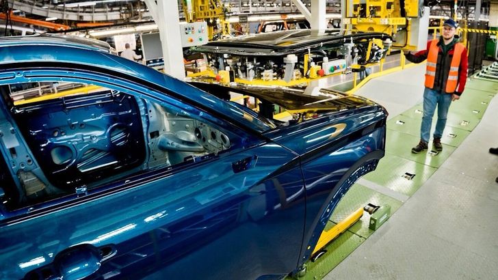LADA Azimut на конвейере