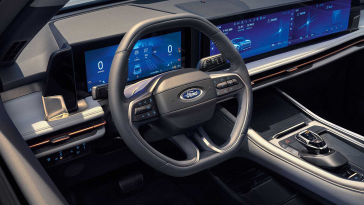 Интерьер Ford Edge L Интерьер Ford Edge L