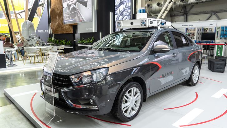 LADA Vesta с НАМИ Self-Driving System. «Москвич М70»