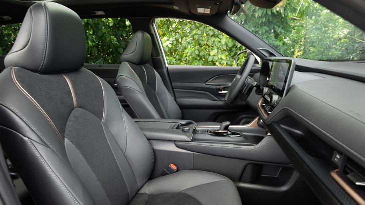Интерьер Toyota Grand Highlander