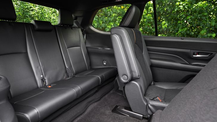 Интерьер Toyota Grand Highlander