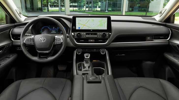 Интерьер Toyota Grand Highlander